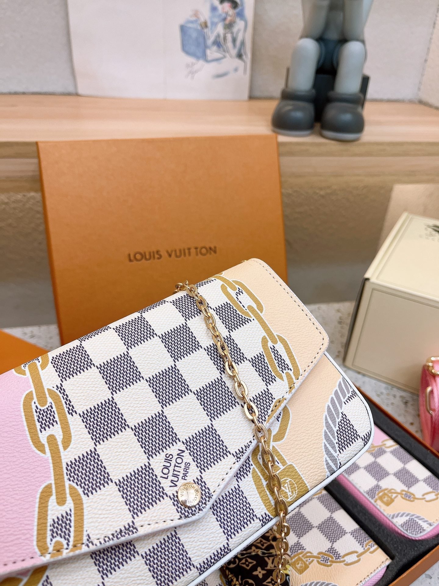 LV/ルイ・ヴィトン レディース ポシェット フェリシー 取り外し可能メタルチェーンバッグ