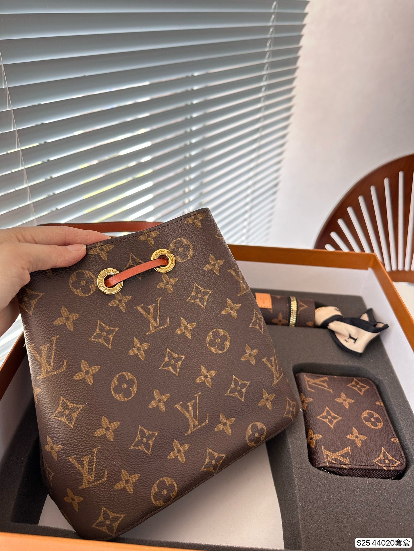 LV バケットボックスバッグ