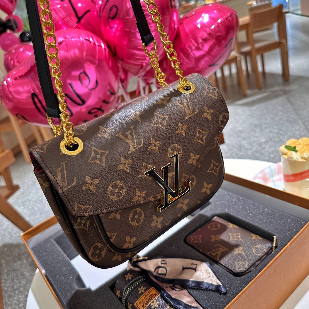 Lv Passy メッセンジャーバッグ